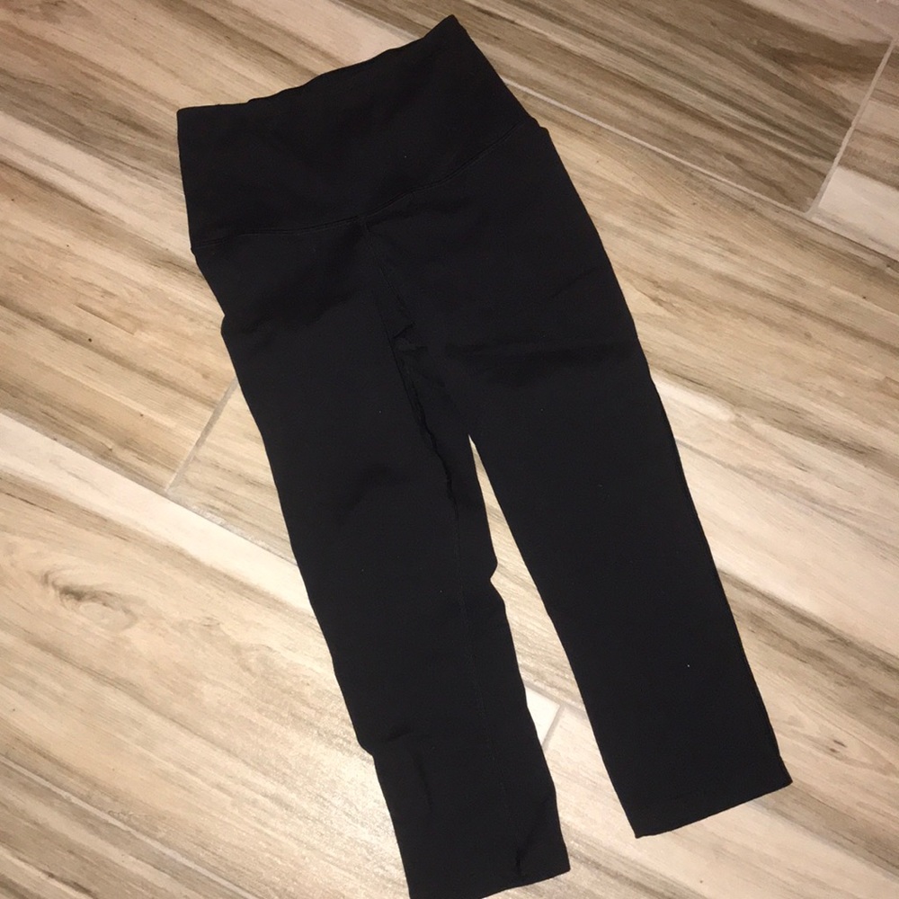 Nike high waisted compression leggings. Capris